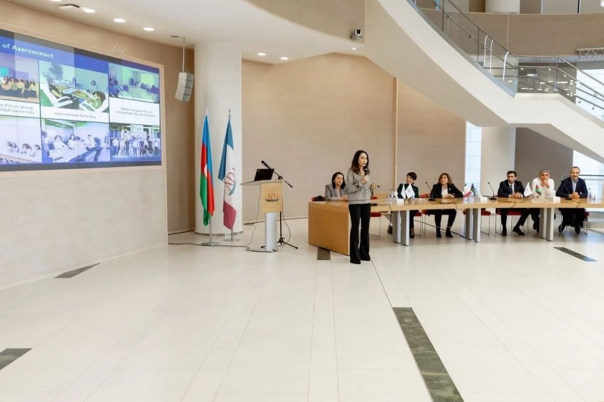 Azerconnectin rəhbər heyəti ADA Universitetinin tələbələri ilə görüşüb - FOTO