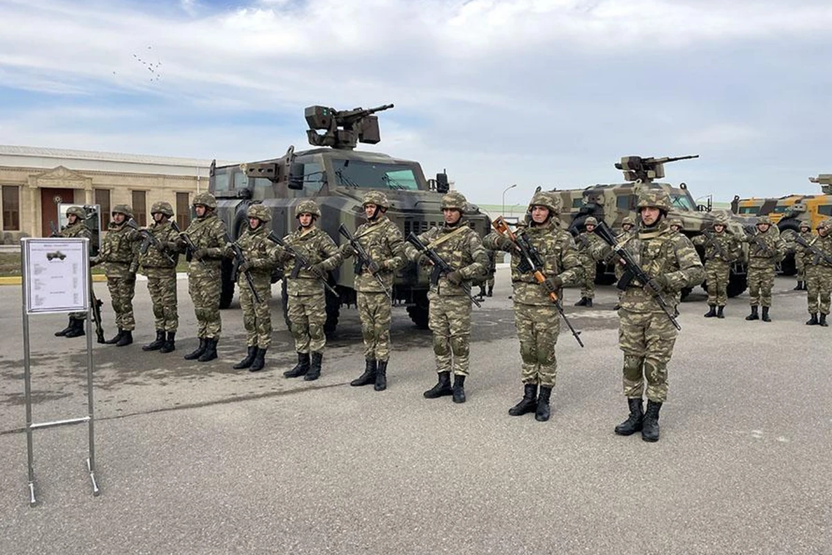 NATO nümayəndələri Azərbaycan Ordusunun döyüş texnikası ilə tanış olublar - FOTO