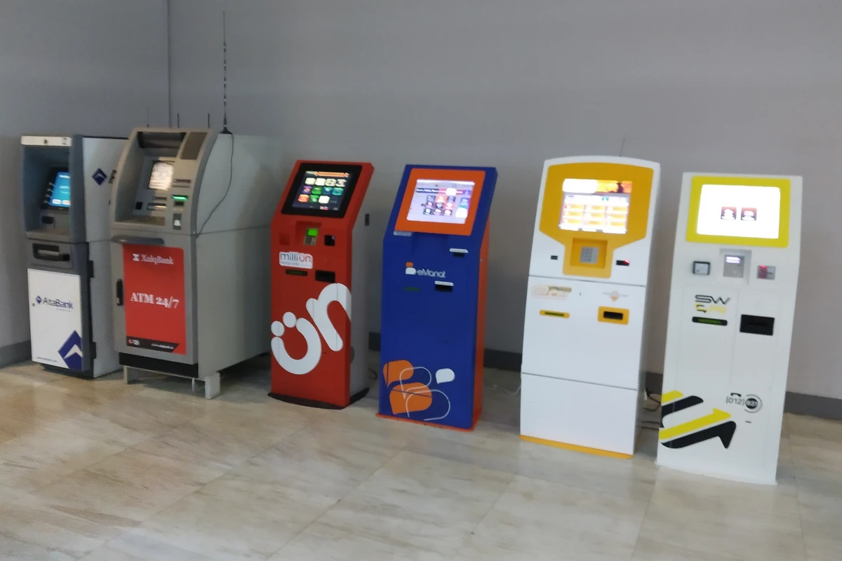Keçmiş məhkum ödəmə terminallarını soydu - 10 min manatlıq oğurluq