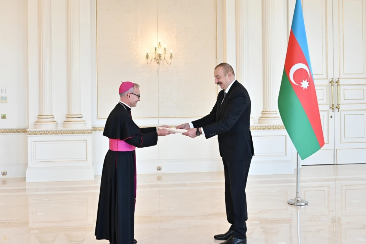 İlham Əliyev Vatikanın Azərbaycanda yeni təyin olunan səfirinin etimadnaməsini qəbul edib - YENİLƏNİB - FOTO