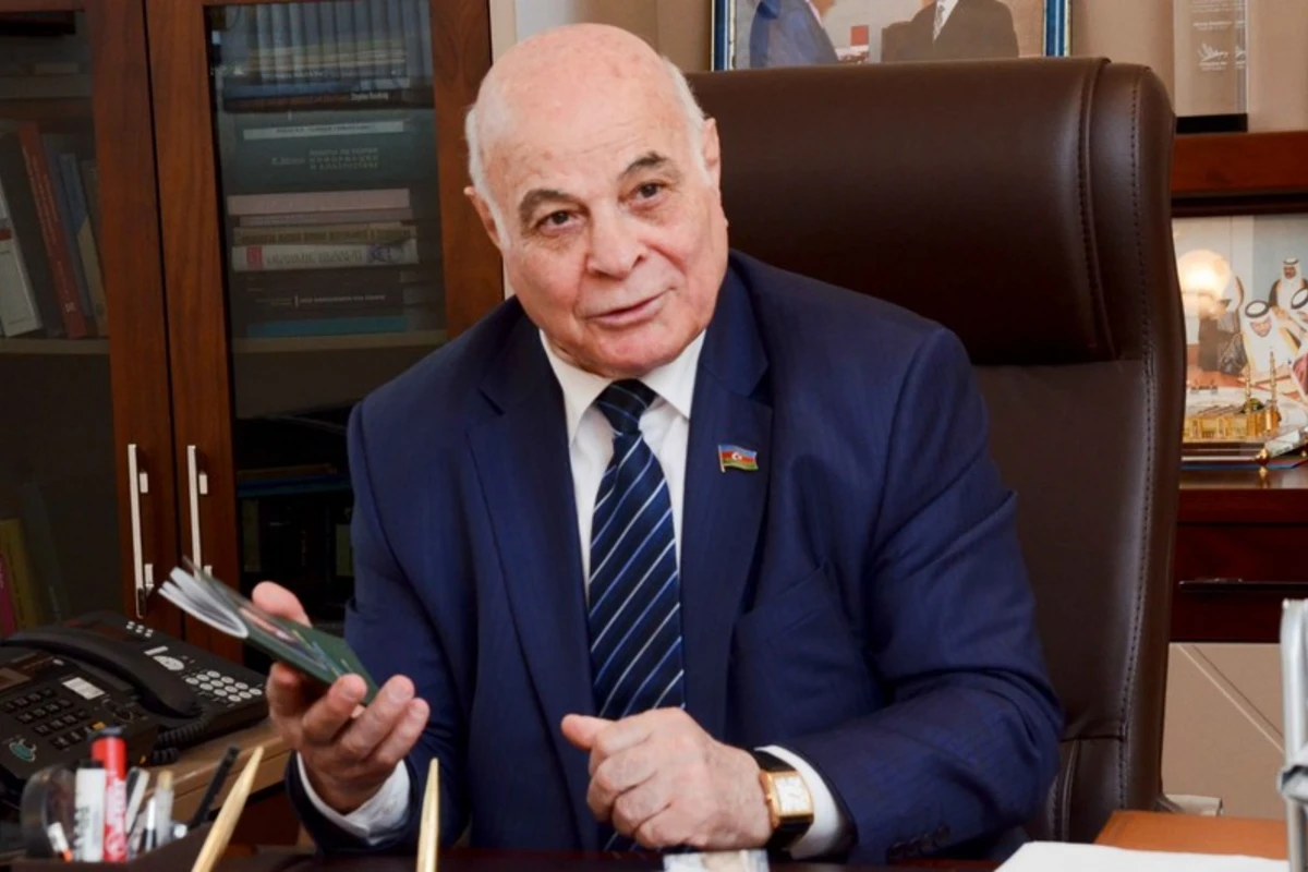 Президент Ильхам Алиев наградил Агаджана Абиева