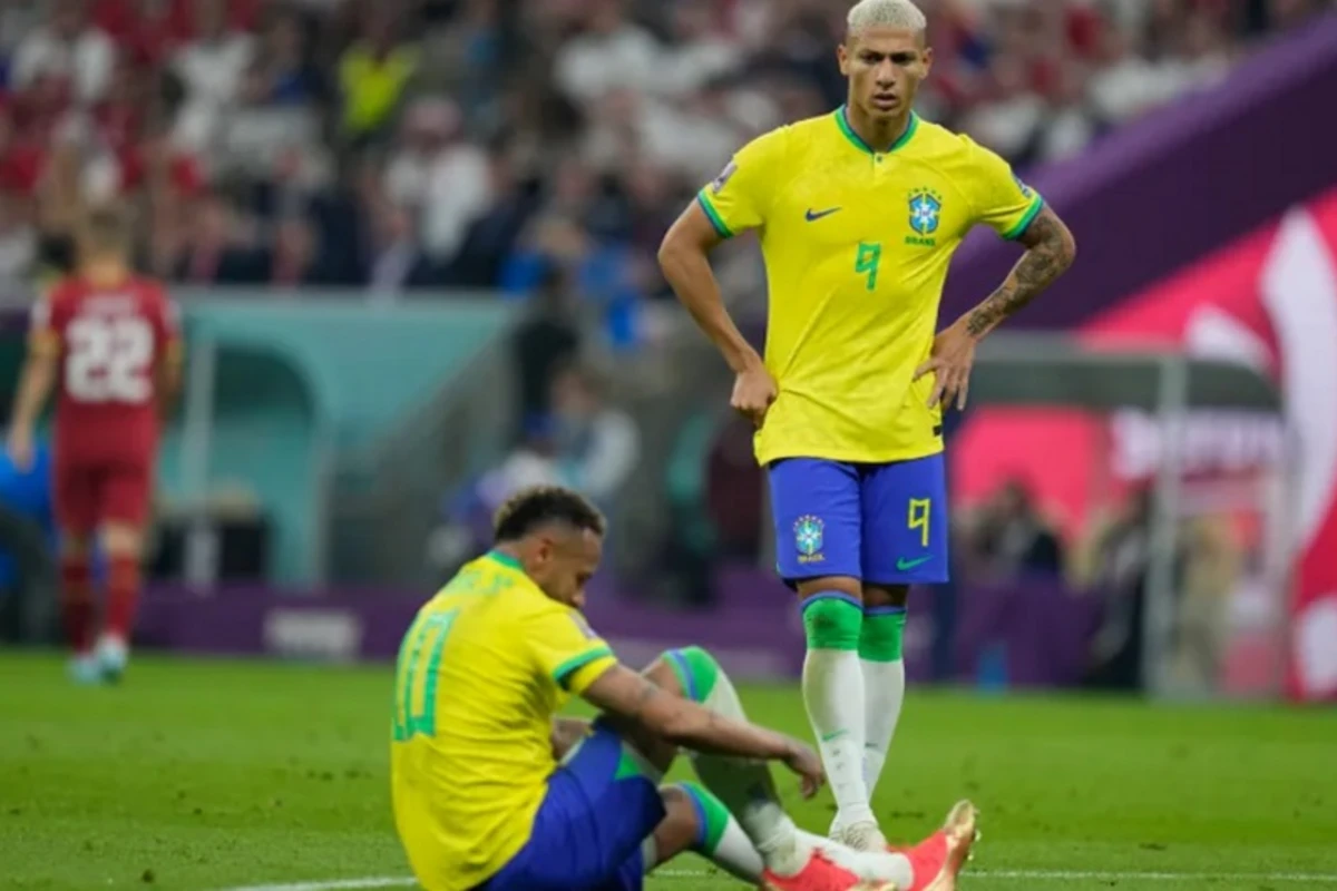 Neymar topuğundan zədələnib Neymar topuğundan zədələnib