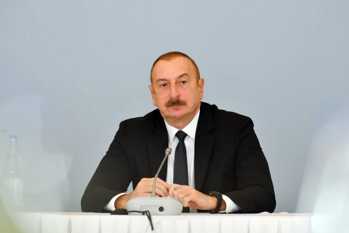 Президент: Благоприятное географическое положение Азербайджана позволяет нам играть важную роль в налаживании связей