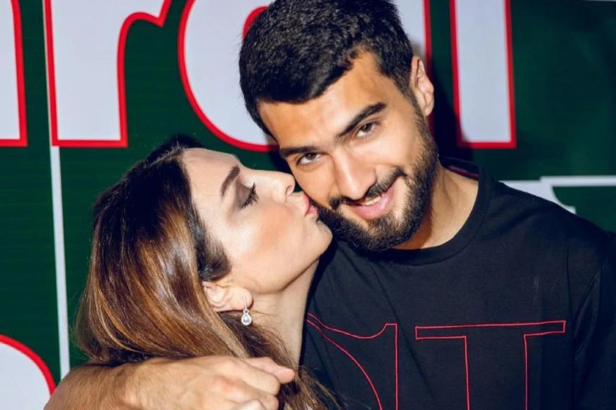 Mahir Emreli anası Elnurə ilə görüntüsünü paylaşdı - FOTO Mahir Emreli anası Elnurə ilə görüntüsünü paylaşdı - FOTO