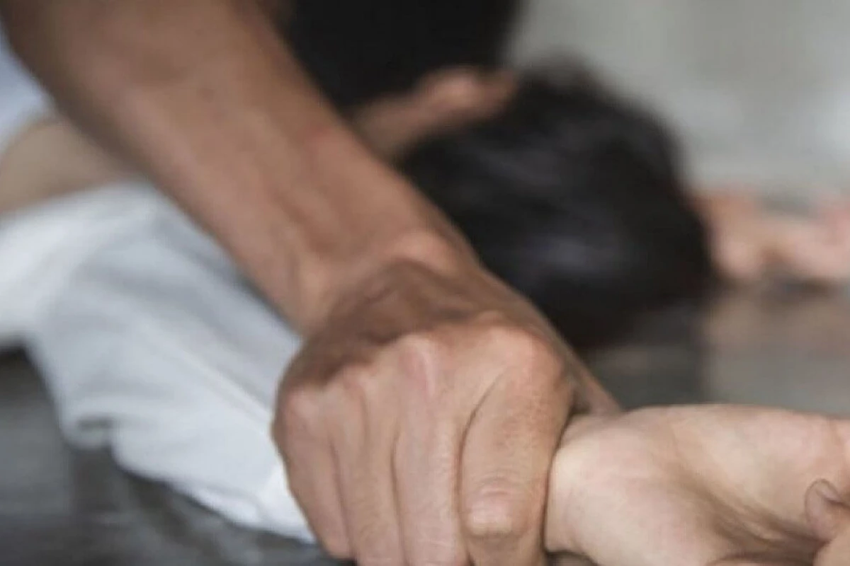 Bakıda gənc qız kirayə qaldığı evdə zorlandı Bakıda gənc qız kirayə qaldığı evdə zorlandı
