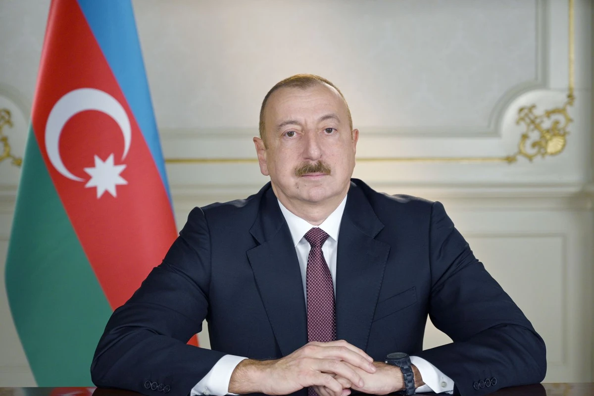 Сотрудникам Лянкяранского государственного университета присвоено почетное звание Заслуженный учитель