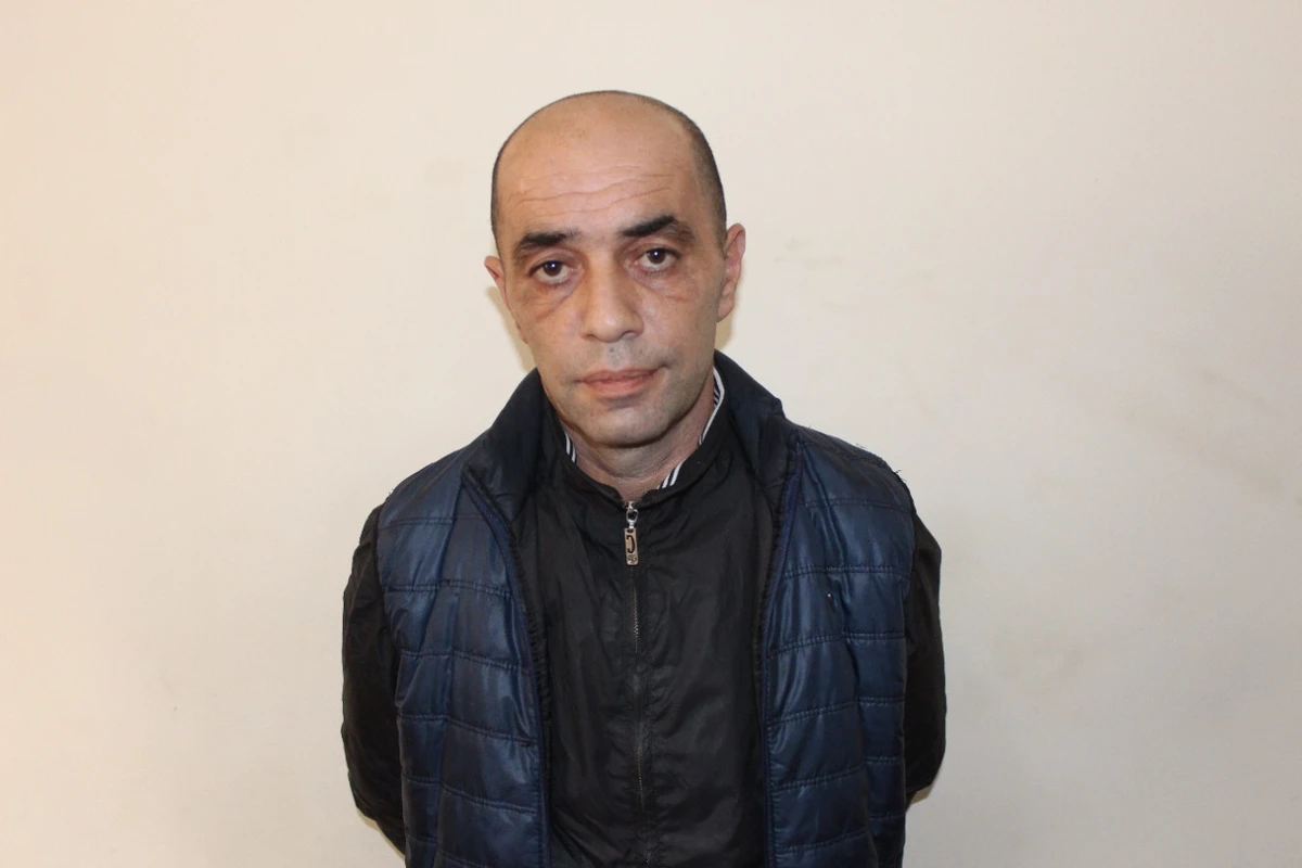 Şəhərdə “Kalaşnikov”la  gəzən keçmiş məhkum tutulub - FOTO