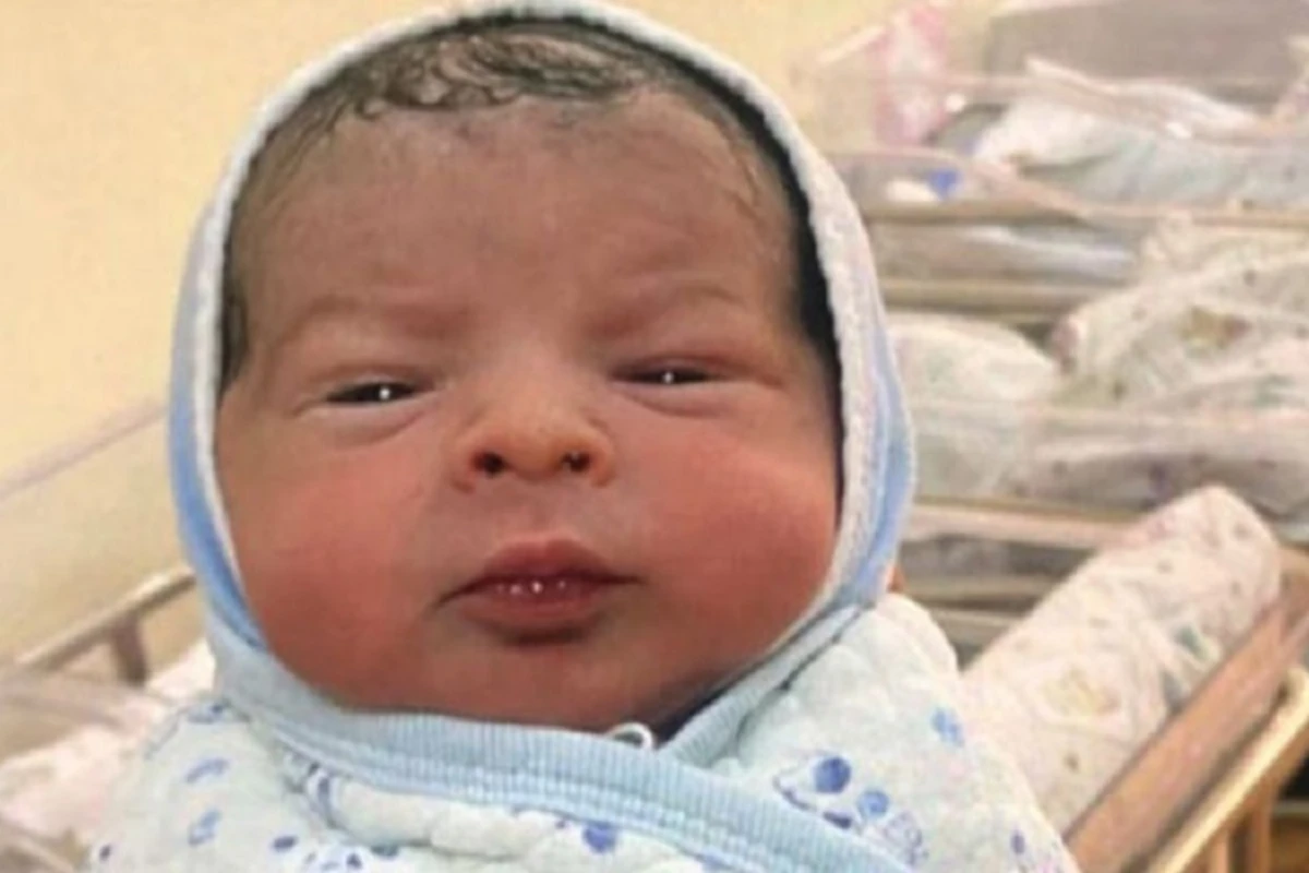 Atası ilə eyni gündə dəfn olunan şəhidin övladı dünyaya gəldi Atası ilə eyni gündə dəfn olunan şəhidin övladı dünyaya gəldi