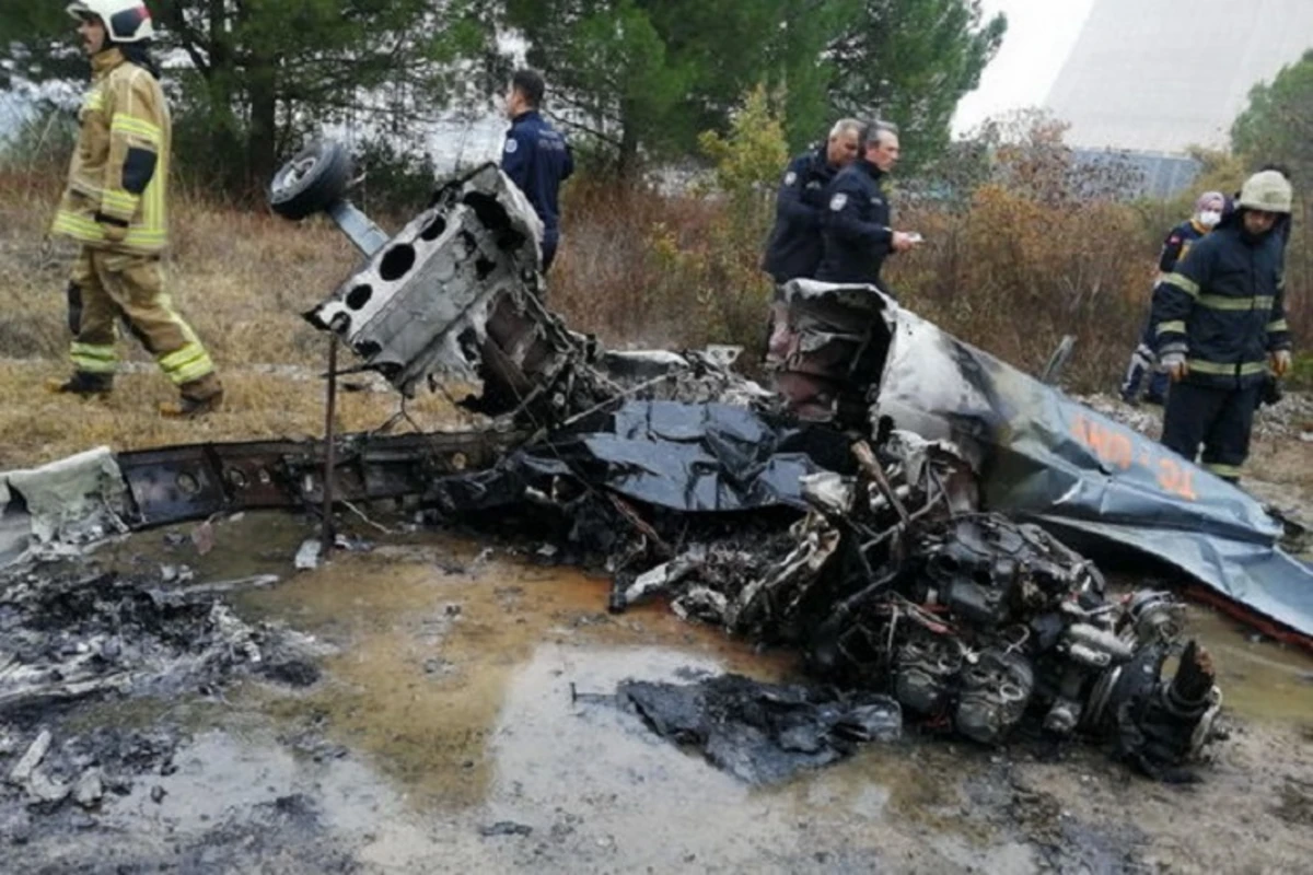 В Турции разбился самолет, есть погибшие - ВИДЕО