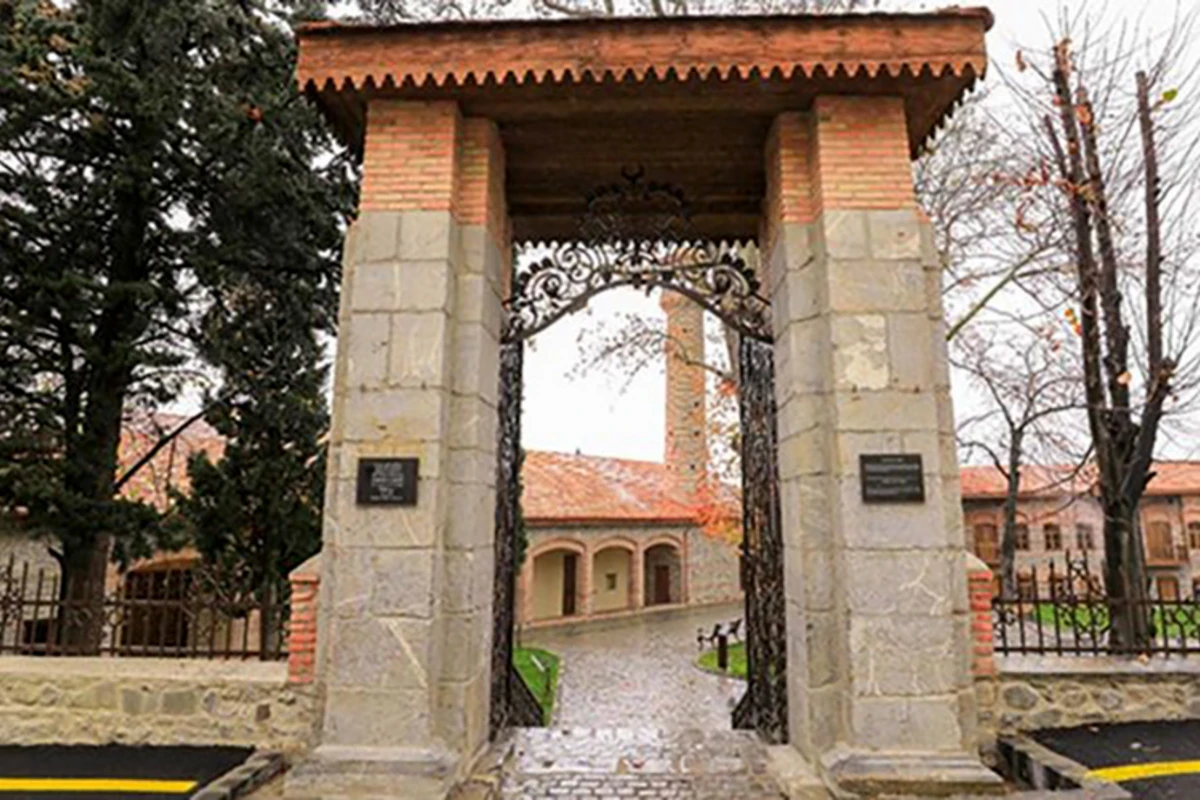 Heydər Əliyev Fondu Şəki Xan məscidi-qəbiristanlıq kompleksini bərpa edib - YENİLƏNİB