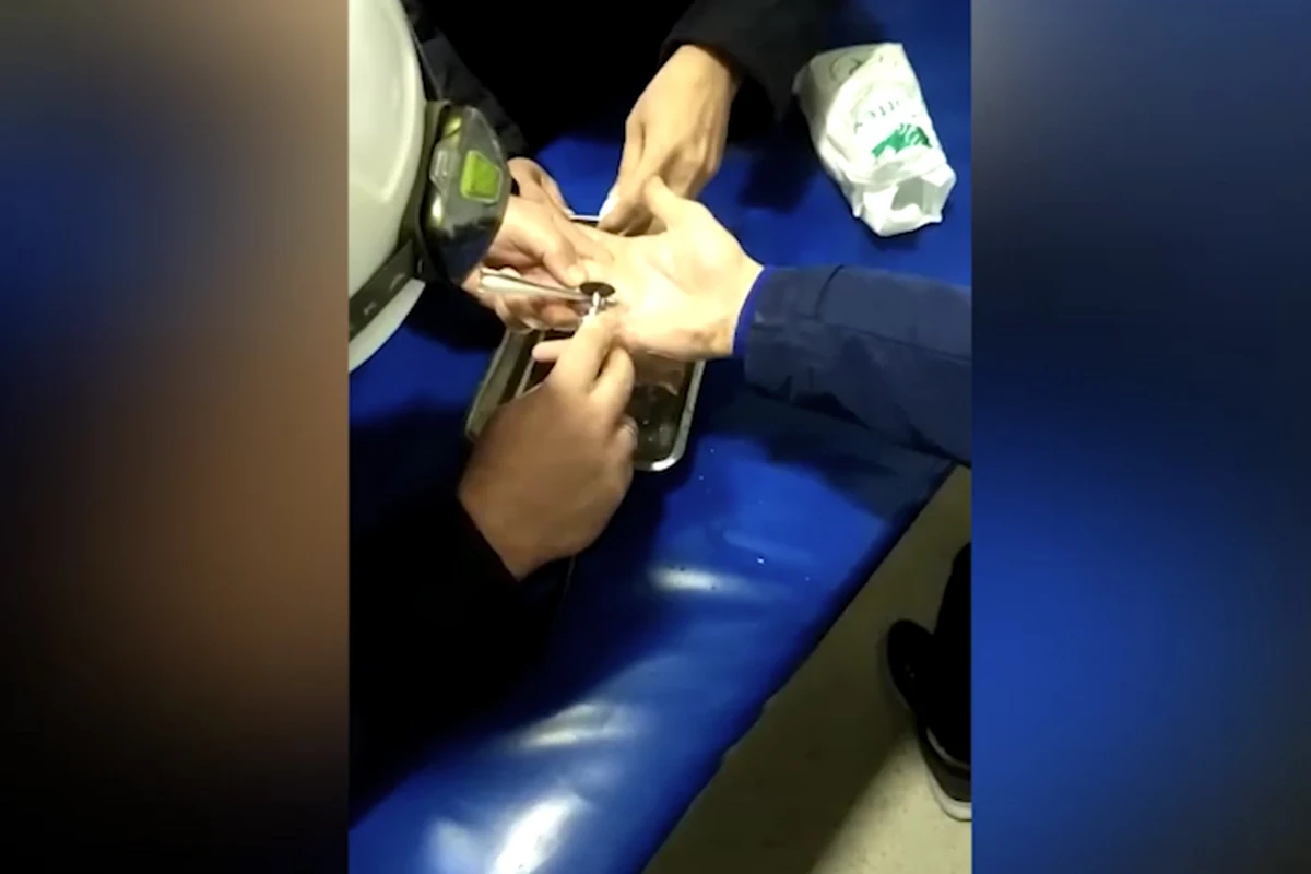 Barmağında üzük sıxışan oğlanı FHN xilas etdi - ANBAAN VİDEO