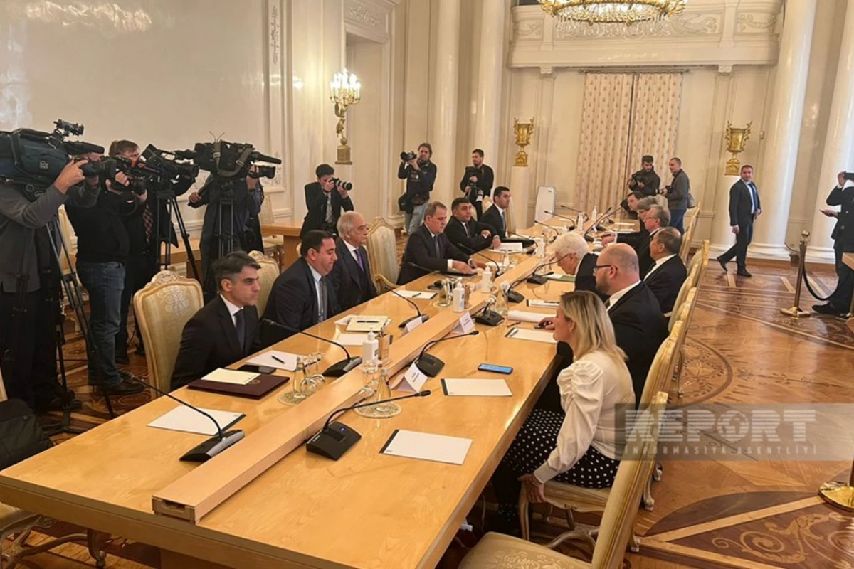 В Москве проходит встреча глав МИД Азербайджана и России - ФОТО