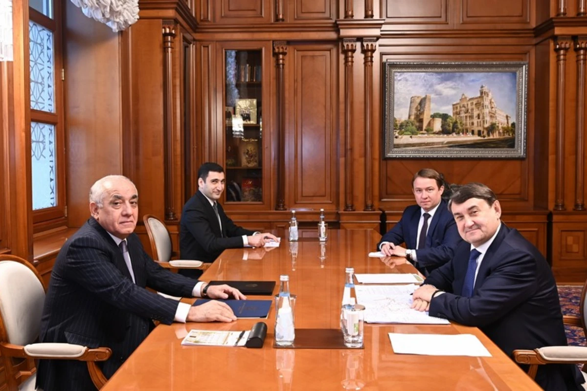 Премьер-министр Али Асадов встретился с помощником Президента России