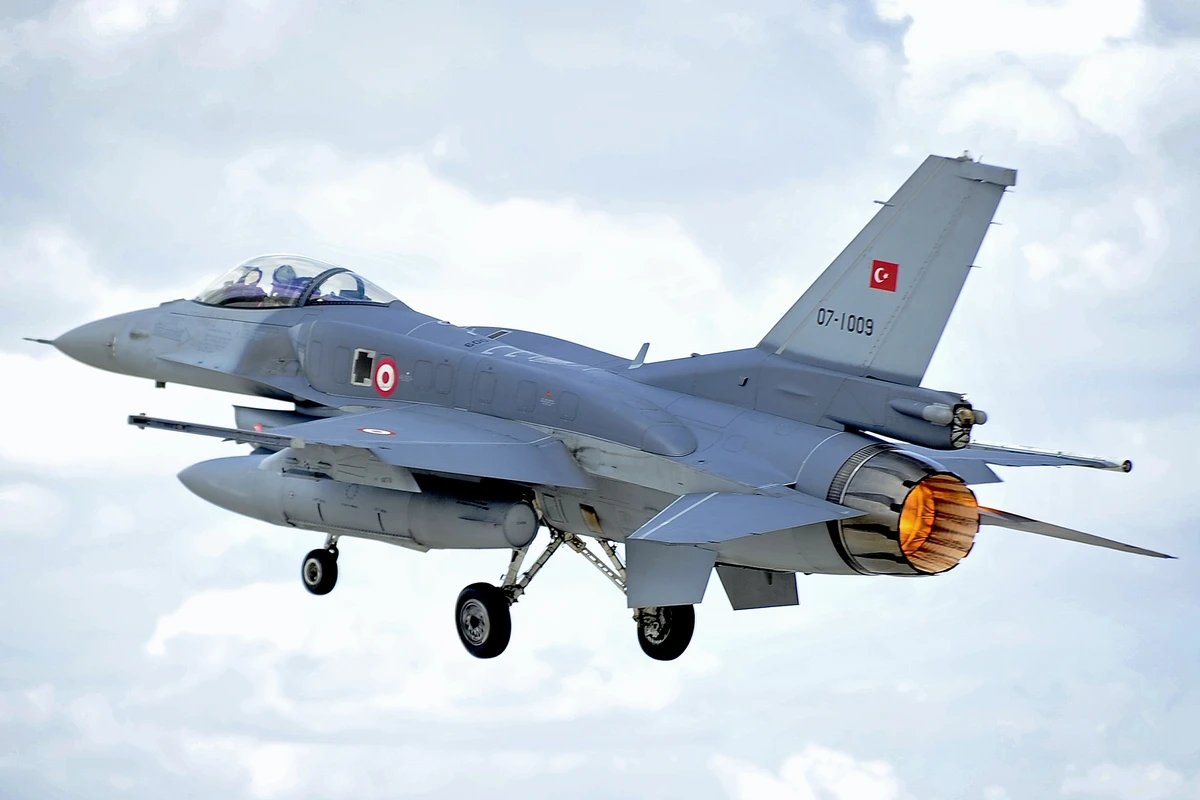 Azərbaycan və Türkiyə ordularının birgə təlimində “F-16” qırıcıları - VİDEO Azərbaycan və Türkiyə ordularının birgə təlimində “F-16” qırıcıları - VİDEO