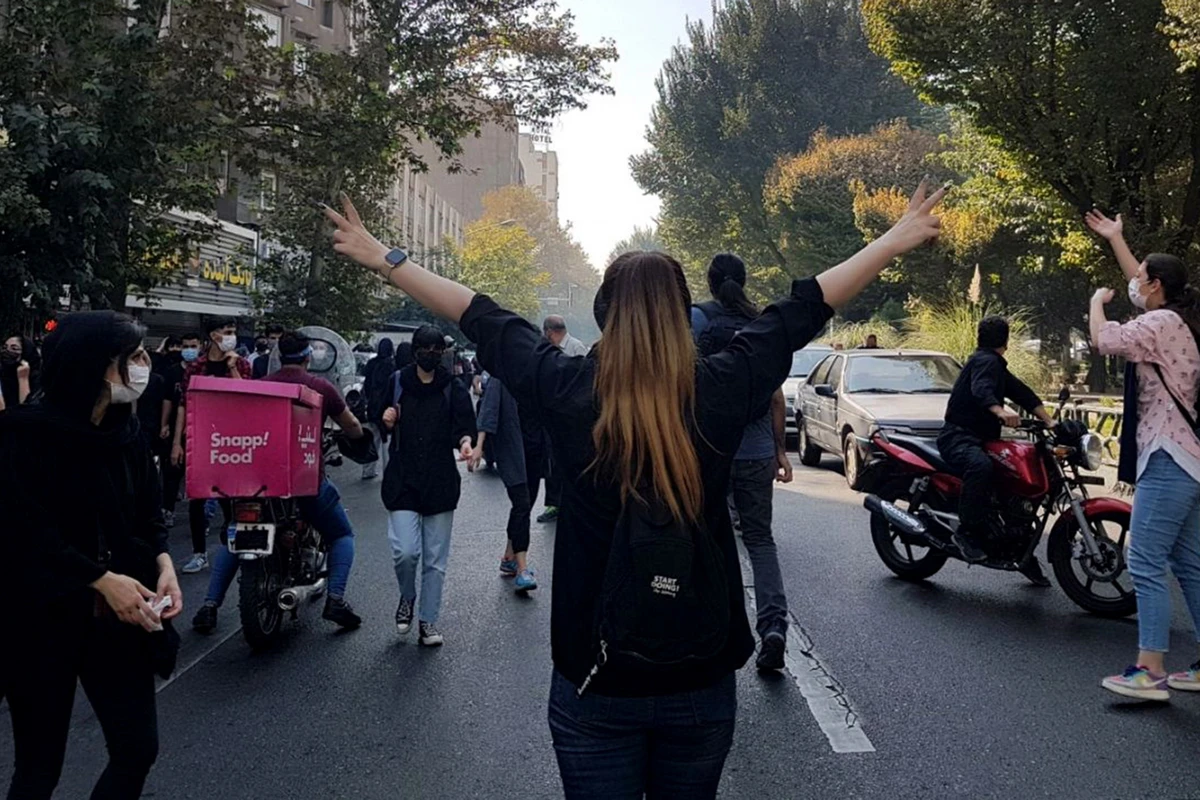 İranda baş örtüyü olmayan qadınların bank hesabı bağlanacaq - FOTO İranda baş örtüyü olmayan qadınların bank hesabı bağlanacaq - FOTO