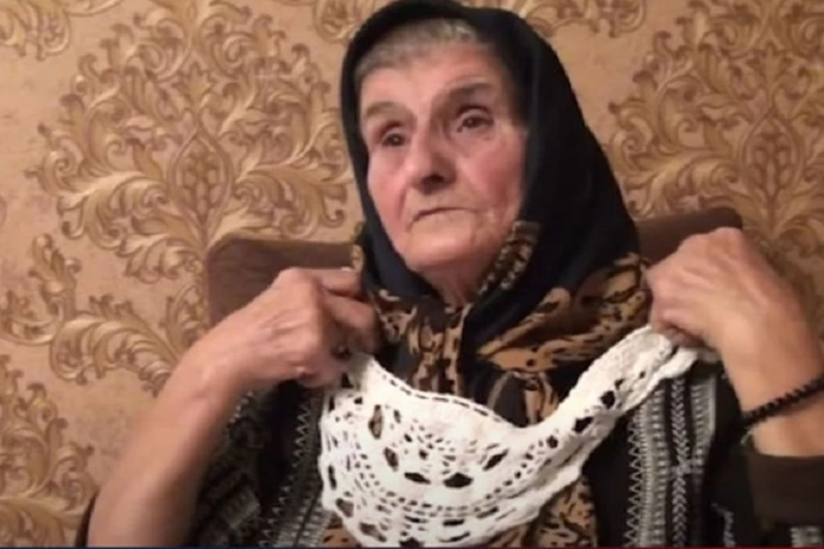 Eynəksiz işləyən 80 yaşlı modelyer Səlamət nənə: “Heç vaxt makiyaj etməmişəm” - VİDEO