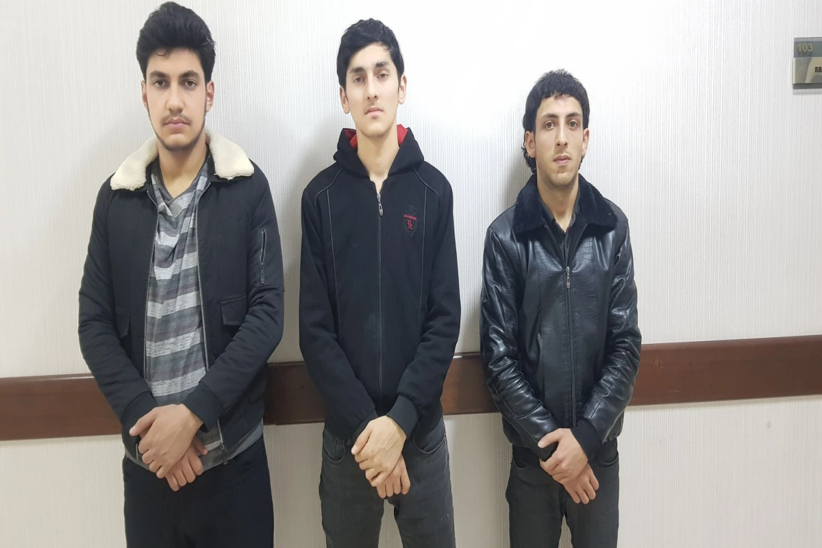 Avtomobil sürücüsünə hücum edən maskalı şəxslər ələ keçdi - FOTO Avtomobil sürücüsünə hücum edən maskalı şəxslər ələ keçdi - FOTO
