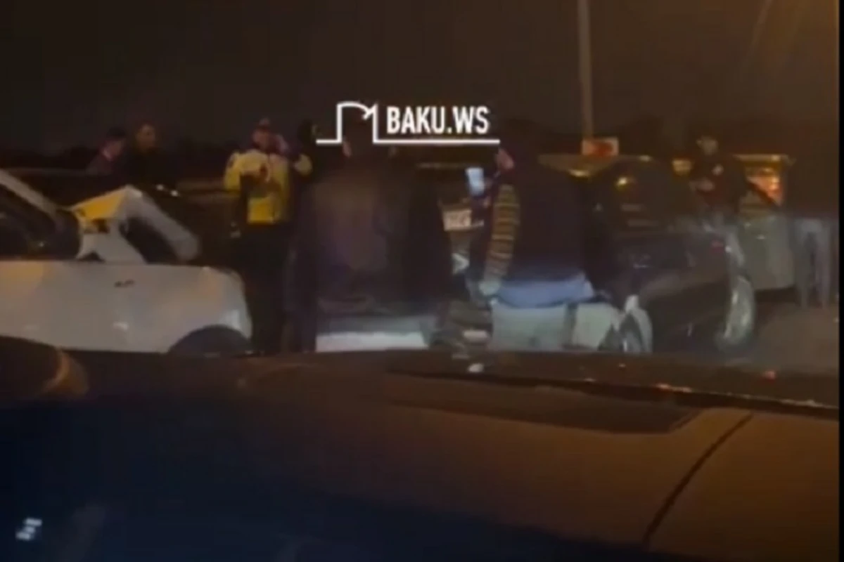Aeroport yolunda zəncirvari QƏZA - VİDEO