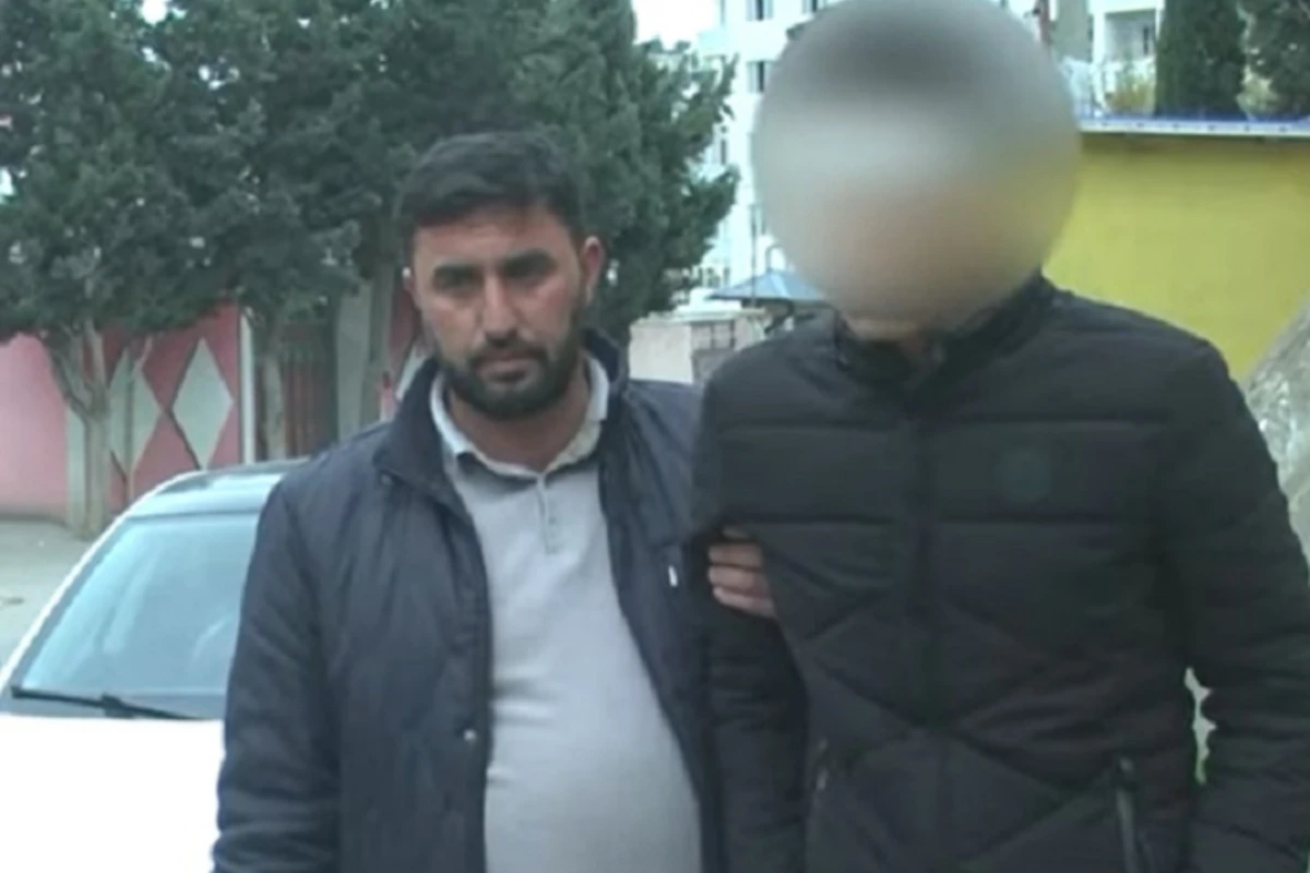 Sinif yoldaşının atası və 3 nəfər tərəfindən vəhşicəsinə döyülən azyaşlı danışdı - VİDEO - YENİLƏNİB Sinif yoldaşının atası və 3 nəfər tərəfindən vəhşicəsinə döyülən azyaşlı danışdı - VİDEO - YENİLƏNİB