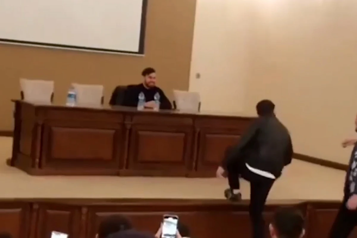 Встреча студентов с тиктокерами в университете вызвала волну критики - вуз внес ясность - ВИДЕО Встреча студентов с тиктокерами в университете вызвала волну критики - вуз внес ясность - ВИДЕО