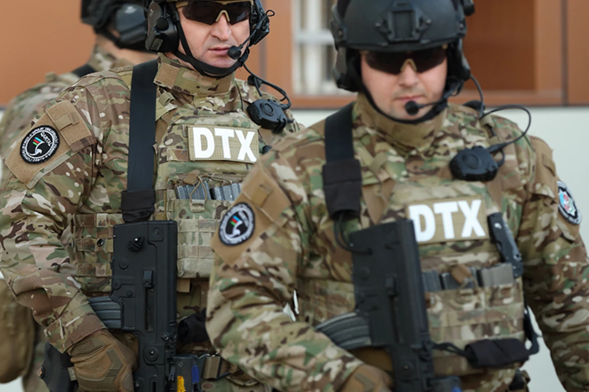DTX Naxçıvandan iki vəzifəli şəxsi Bakıya gətirib - FOTO DTX Naxçıvandan iki vəzifəli şəxsi Bakıya gətirib - FOTO