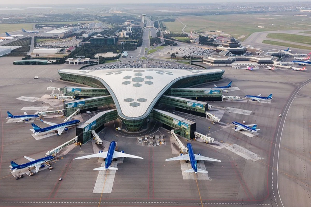 Heydər Əliyev Beynəlxalq Aeroportu bu il 4 milyondan çox sərnişinə xidmət göstərib Heydər Əliyev Beynəlxalq Aeroportu bu il 4 milyondan çox sərnişinə xidmət göstərib