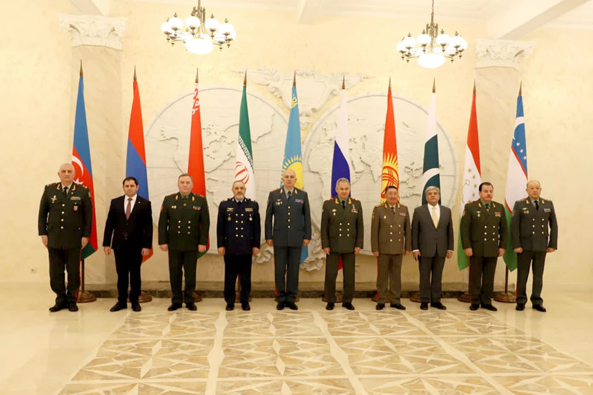 Moskvada ŞƏT və MDB müdafiə nazirlərinin görüşündə ermənilərin basdırdığı minalardan danışılıb Moskvada ŞƏT və MDB müdafiə nazirlərinin görüşündə ermənilərin basdırdığı minalardan danışılıb