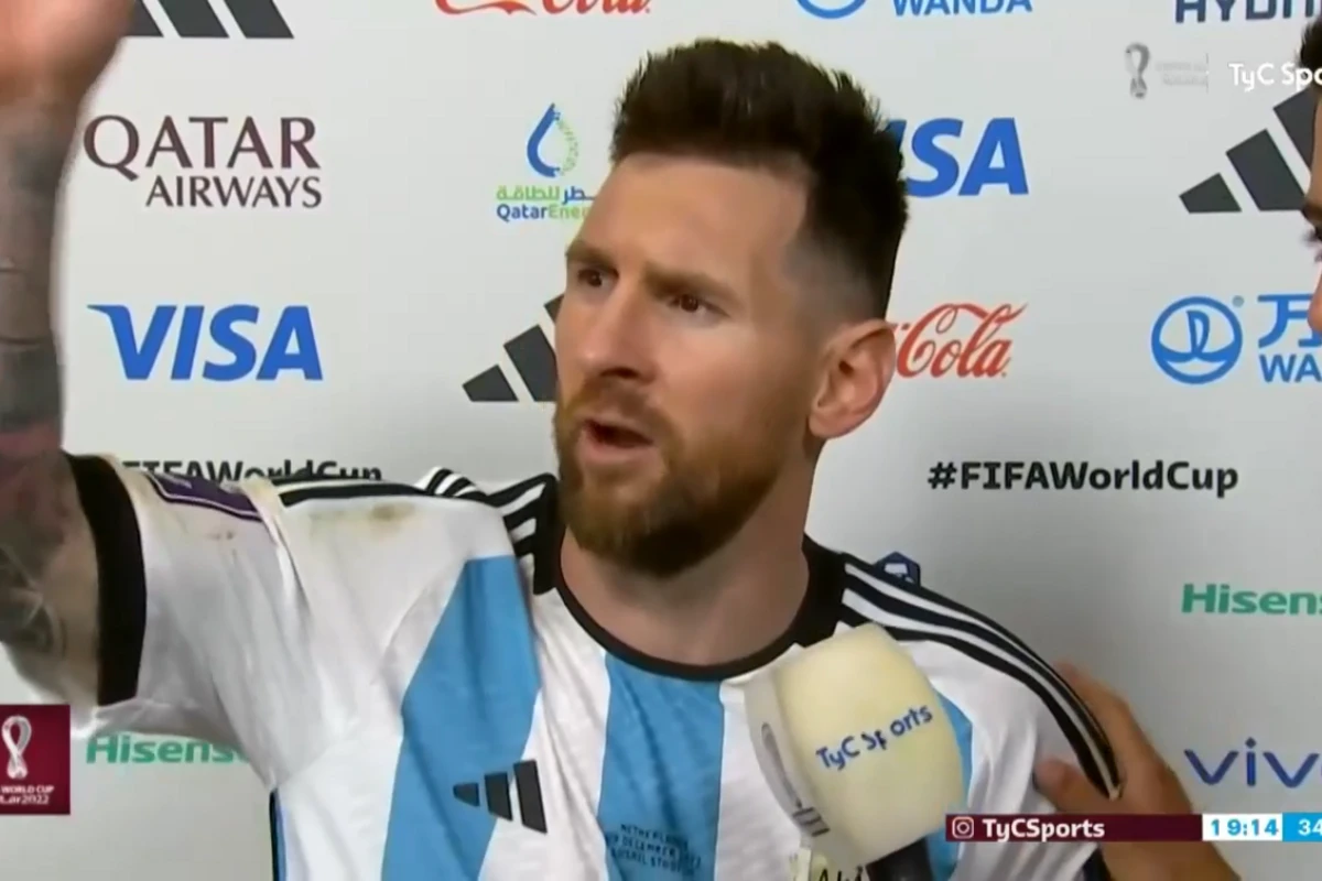 Messi Niderland millisinin futbolçusunu təhqir etdi - Nəyə baxırsan, axmaq? - VİDEO