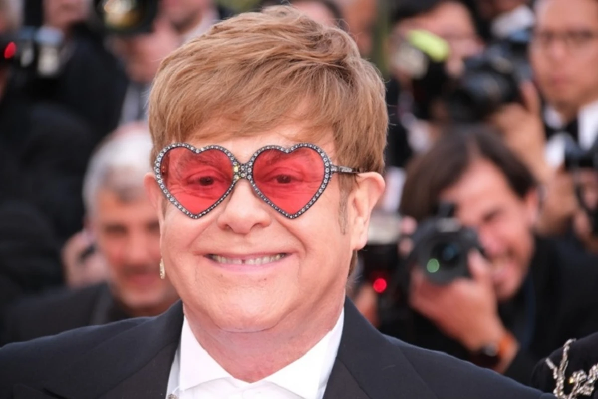 Elton Con tviteri tərk etdi - FOTO
