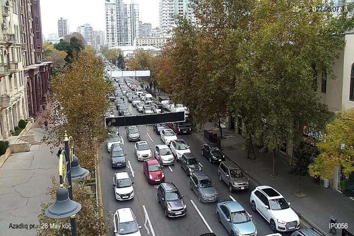 На этих улицах Баку затруднено движение транспорта - СПИСОК