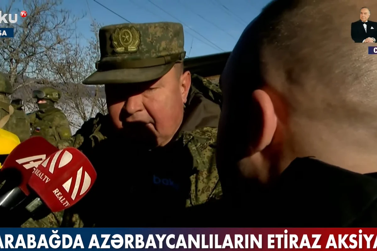 Sülhməramlıların rəsmisi Baku TV-nin əməkdaşının sualları qarşısında aciz qaldı - VİDEO Sülhməramlıların rəsmisi Baku TV-nin əməkdaşının sualları qarşısında aciz qaldı - VİDEO