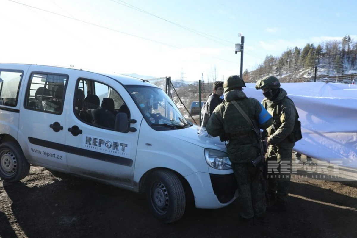 Российские миротворцы повредили автомобиль информагентства Report - ВИДЕО