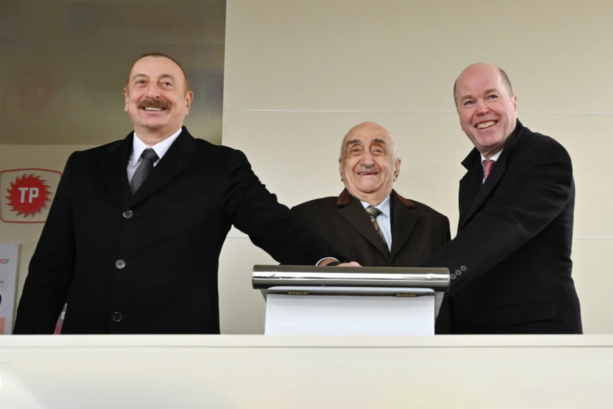 İlham Əliyev “Azəri-Mərkəzi-Şərqi” platformasının dayaq blokunun dənizə yola salınması mərasimində iştirak edib - YENİLƏNİB