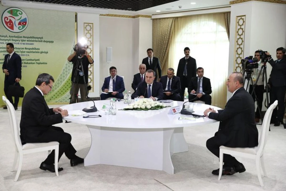 Azərbaycan, Türkiyə və Türkmənistan XİN başçılarının görüşü başlayıb - FOTO