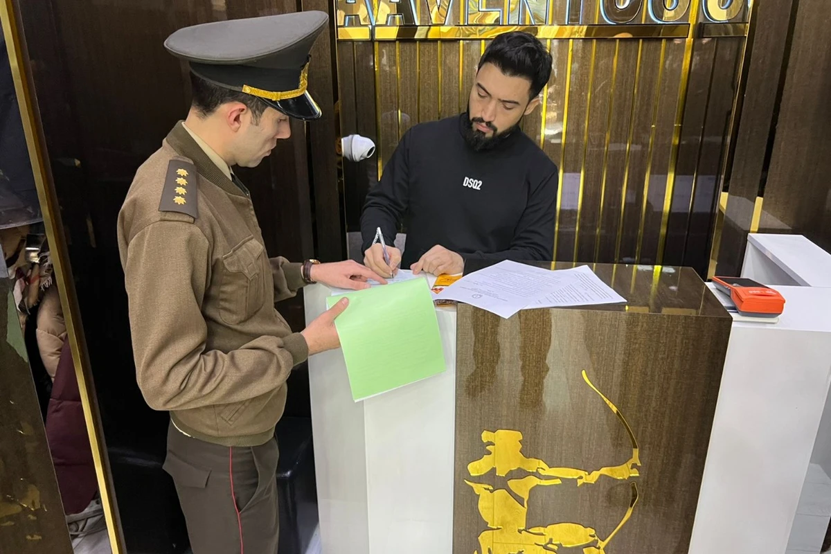 Bakıda kişi geyimləri mağazasının fəaliyyəti məhdudlaşdırıldı - FOTO/VİDEO
