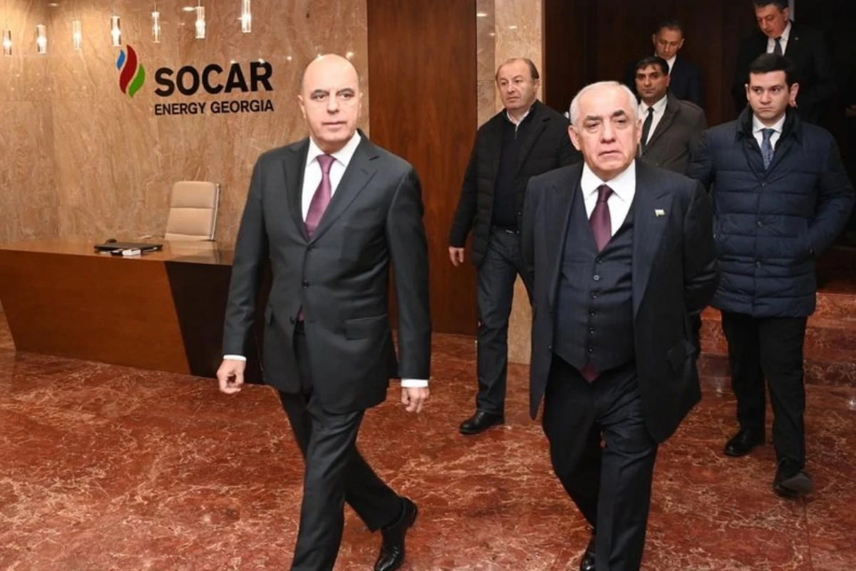 Əli Əsədov SOCAR-ın Gürcüstandakı nümayəndəliyinin inzibati binası ilə tanış olub
