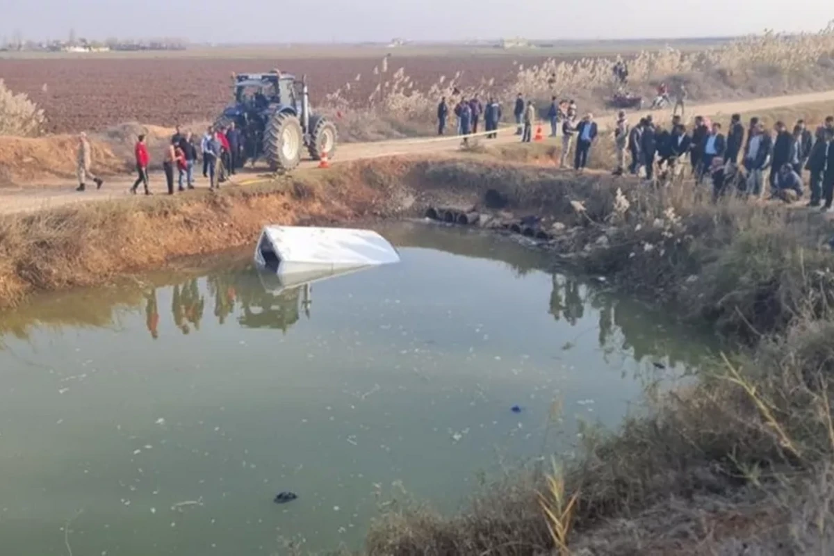 Mikroavtobus suvarma kanalına aşdı: 6 qaçaq miqrant öldü - VİDEO