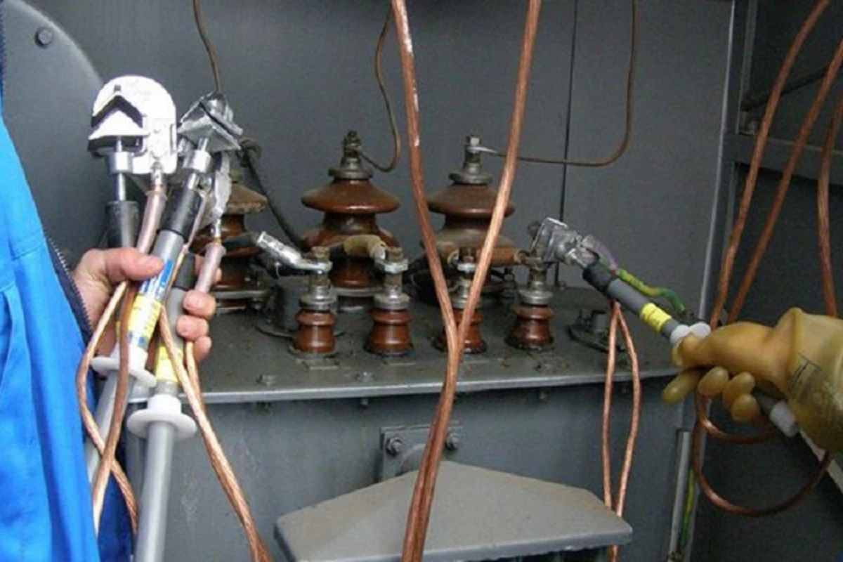 “Azərişığ”ın iki əməkdaşını elektrik cərəyanı vurub, biri ölüb - YENİLƏNİB “Azərişığ”ın iki əməkdaşını elektrik cərəyanı vurub, biri ölüb - YENİLƏNİB