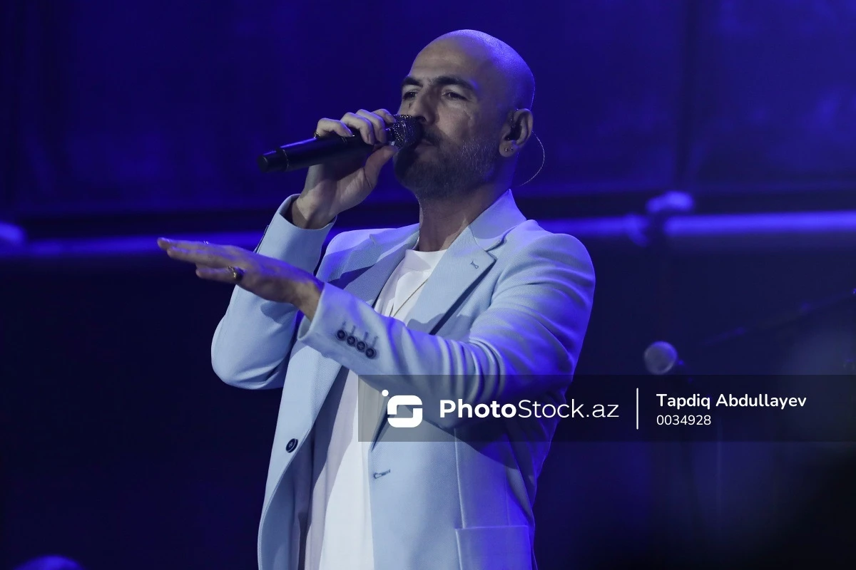 Soner Sarıkabadayı Bakıda Gəl, inad etmə oxudu - VİDEO