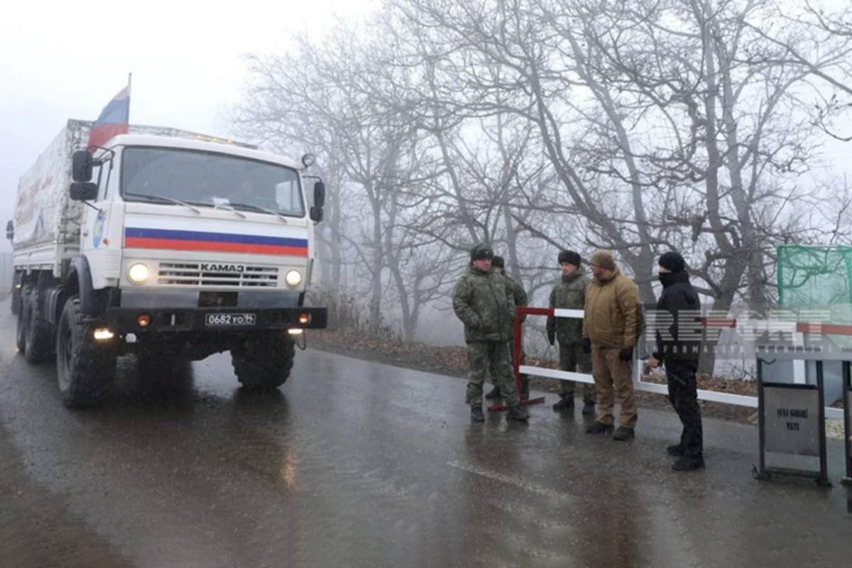 По дороге в Ханкенди беспрепятственно проехали автомобили снабжения миротворцев - ОБНОВЛЕНО + ПРЯМОЙ ЭФИР