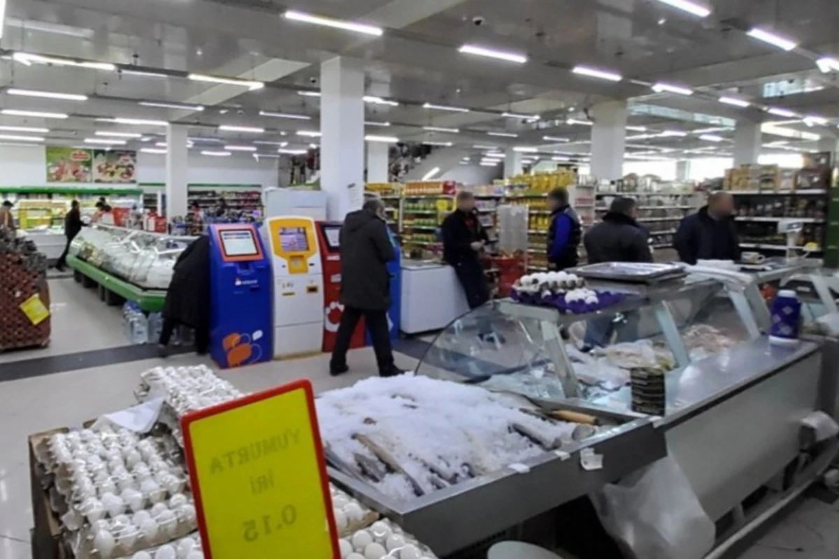 Azərbaycanda market rəhbəri məsuliyyətə cəlb edildi - FOTO