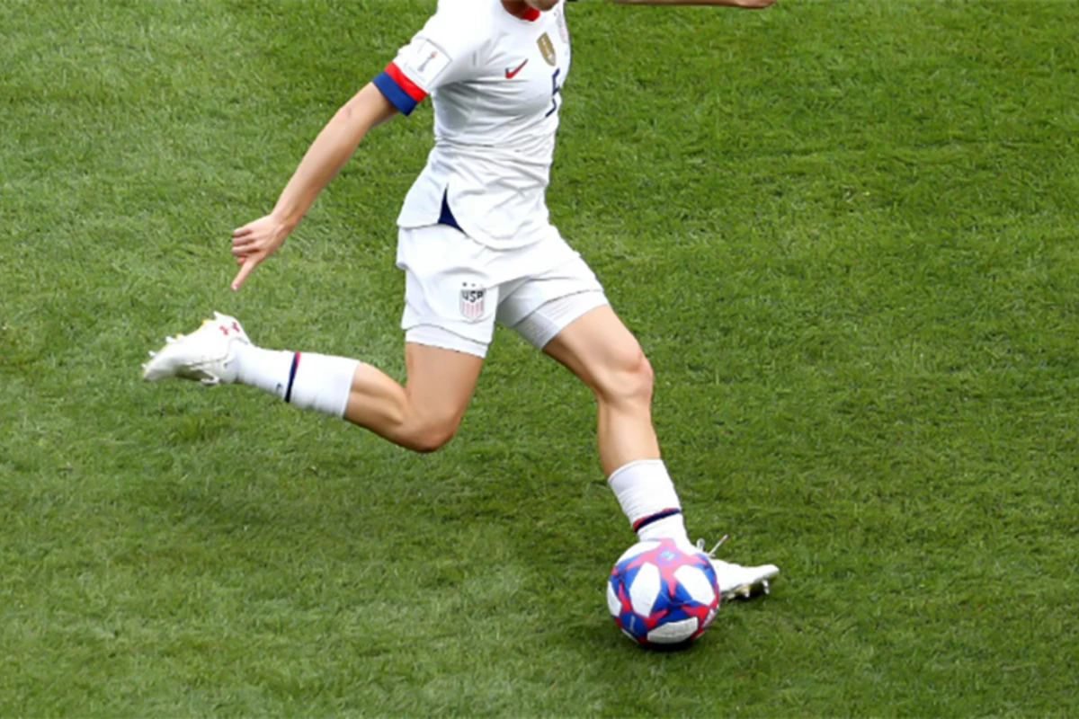 17 yaşlı futbolçu qəflətən öldü - FOTO