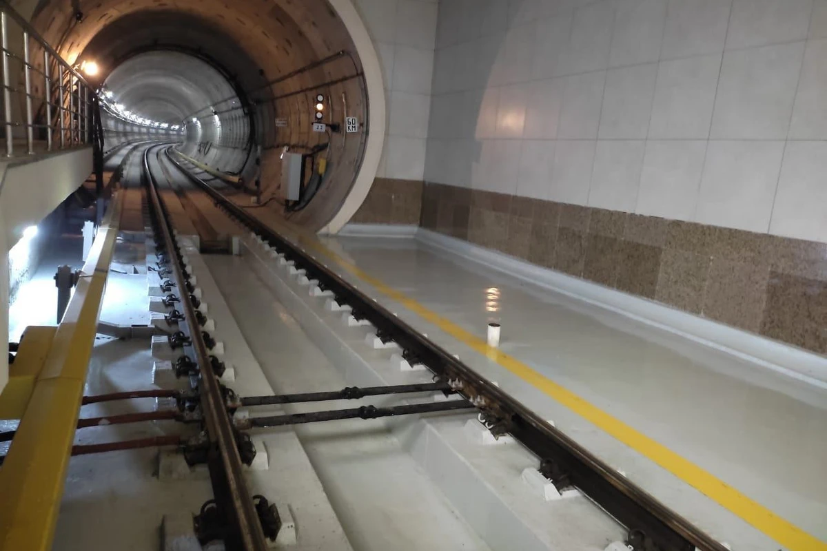 Завершены работы на второй наземной станции Бакинского метрополитена