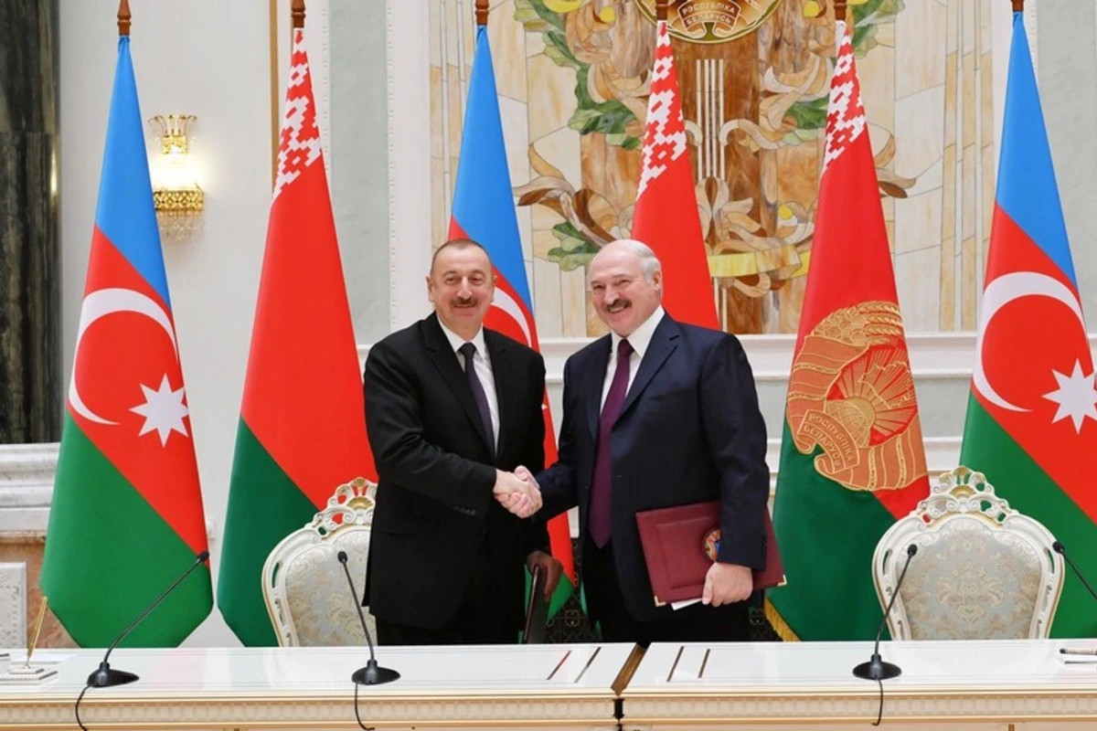 Александр Лукашенко поздравил Президента Ильхама Алиева