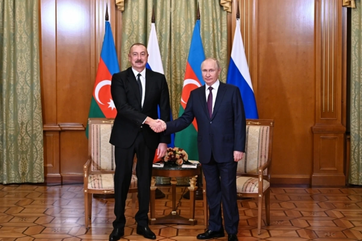 Vladimir Putin İlham Əliyevə zəng edib