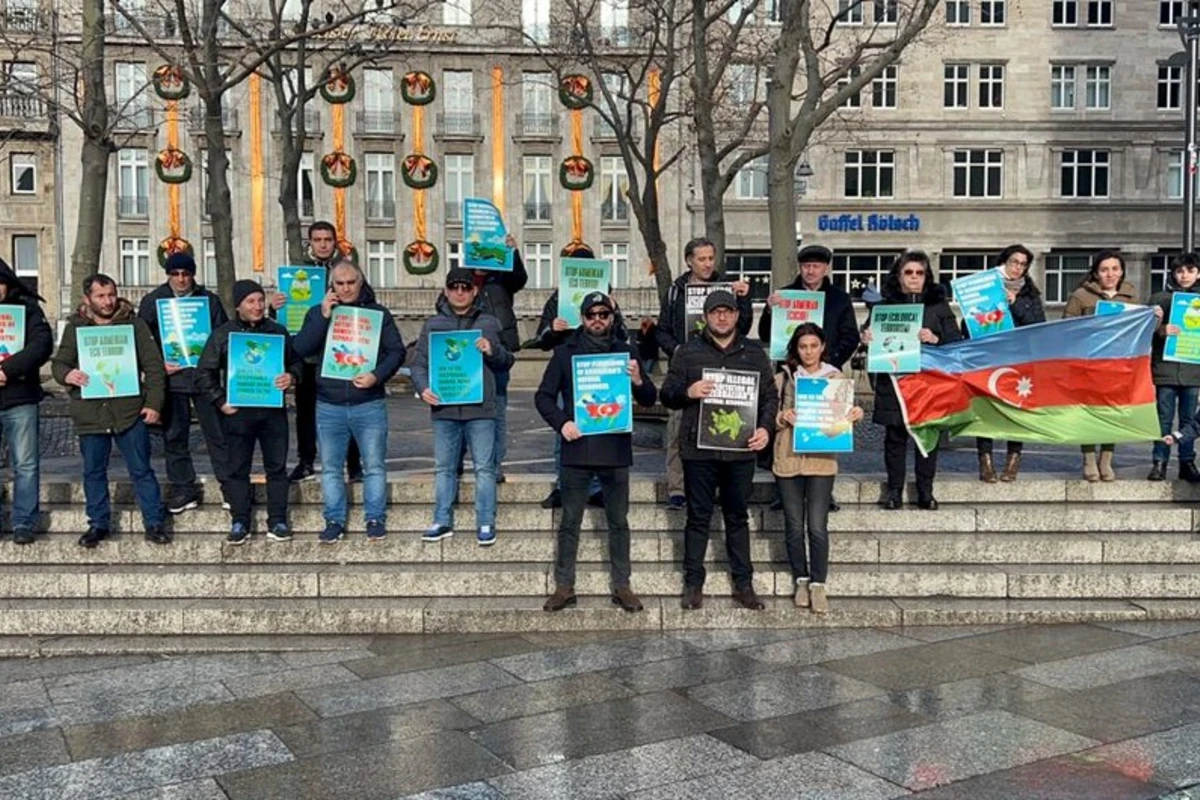 Almaniyada Xankəndi yolunda ekoloji terrora etiraz edənlərə dəstək aksiyası keçirilib - FOTO