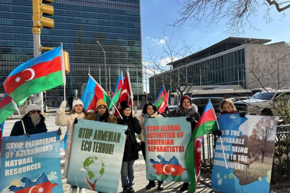 Nyu-Yorkda yaşayan azərbaycanlılar BMT-nin binası qarşısında aksiya keçiriblər - FOTO