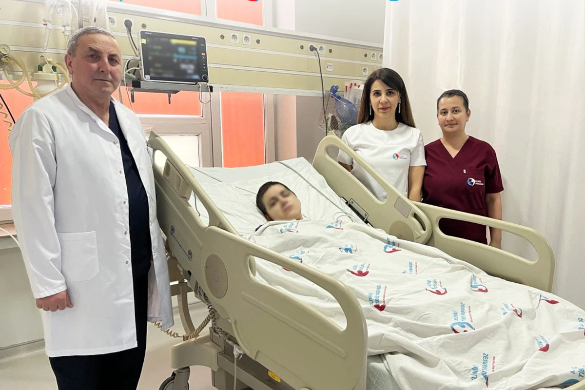 1 ay komada qalan gənc həyata döndü