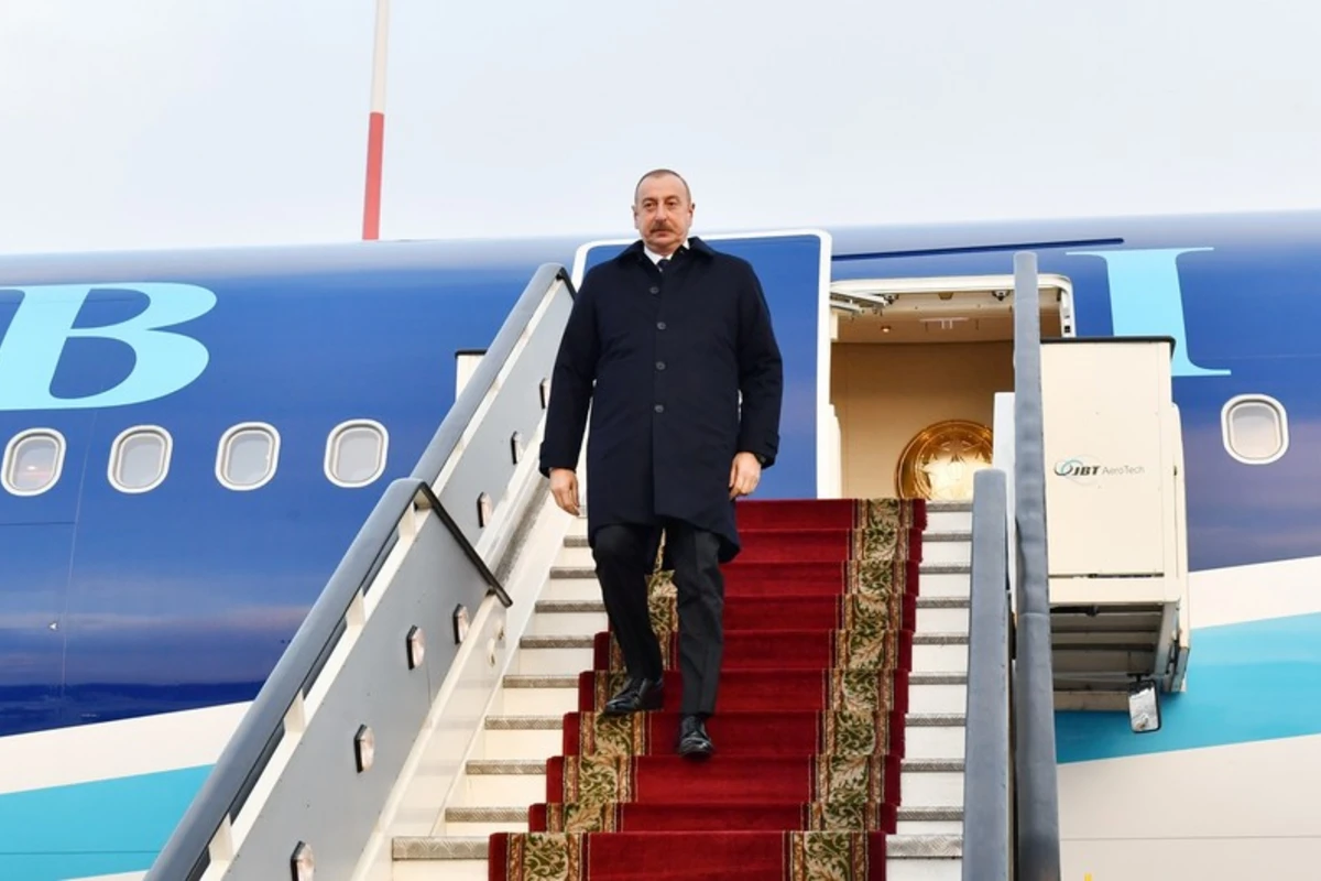 İlham Əliyev Rusiyanın Sankt-Peterburq şəhərinə işgüzar səfərə gedib - FOTO