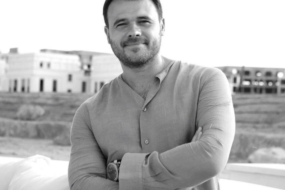 Опубликовано архивное ФОТО Эмина Агаларова 30-летней давности